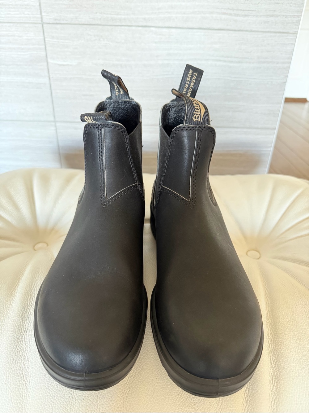 Blundstone Black Chelsea Boots - Men’s Size 7 / Women’s size 8